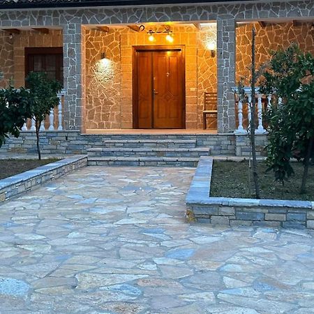 Eni Entire Guesthouse Parking On Site Berat Exterior photo